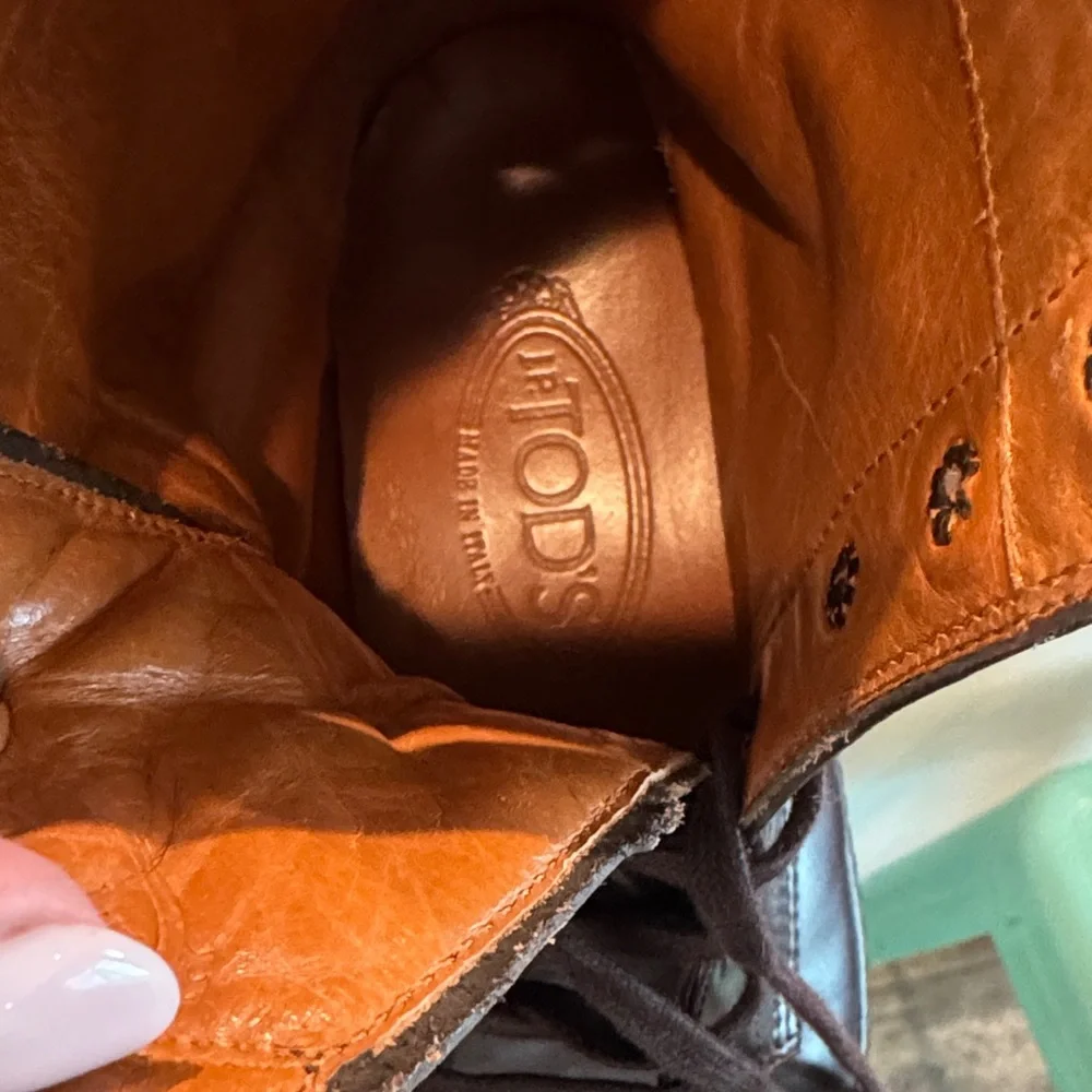Tod's Brown Leather Lace-Up Boot with Tan Interior - Picture 3 of 7